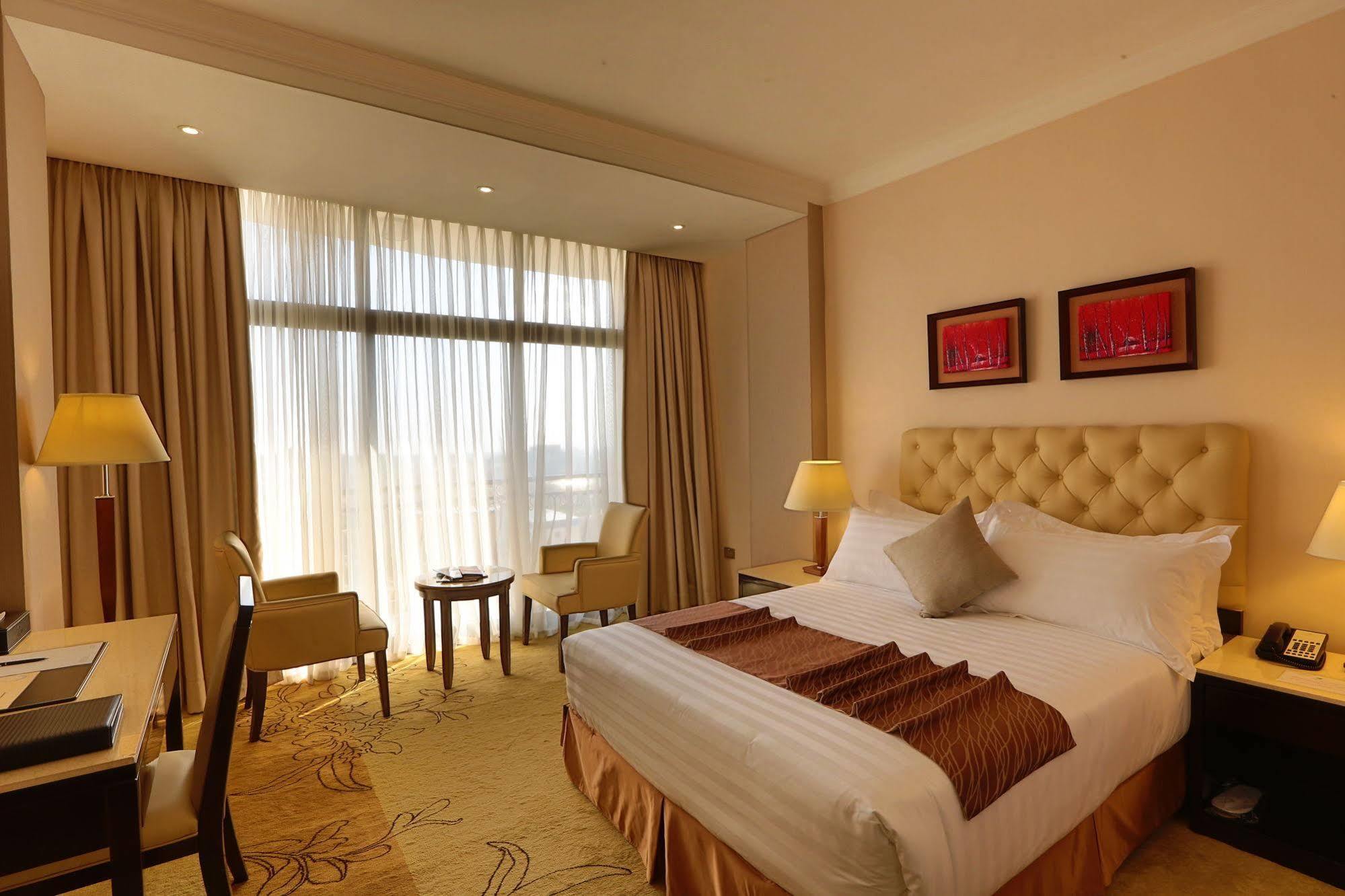 Getfam Hotel Addis Abeba Eksteriør bilde